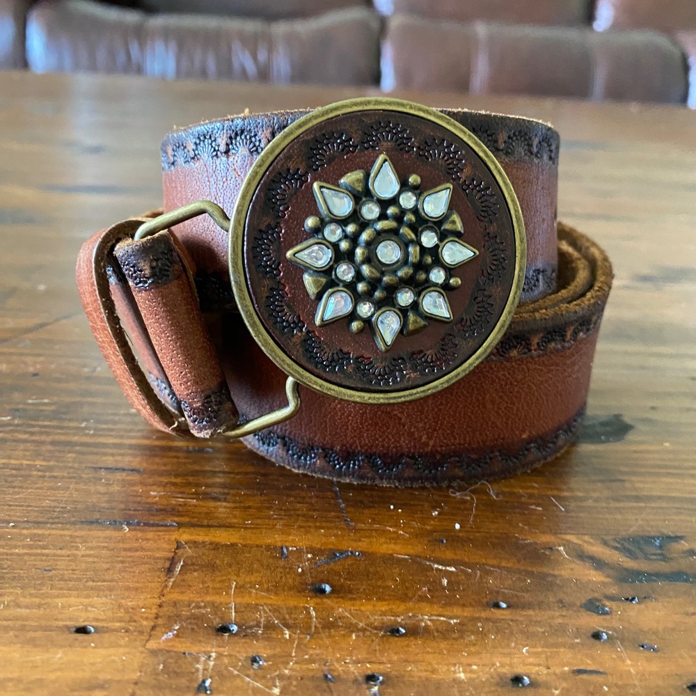 Brown Genuine Leather Scalloped Embossed Belt with Sunburst Buckle Size Small